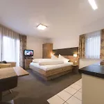 Aparthotel Garni Alpin Live Samnaun