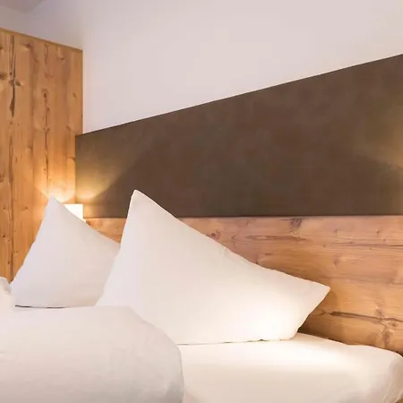 Garni Alpin Live 公寓式酒店 3*