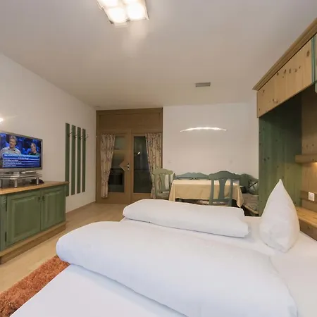 Aparthotel Garni Alpin Live Samnaun
