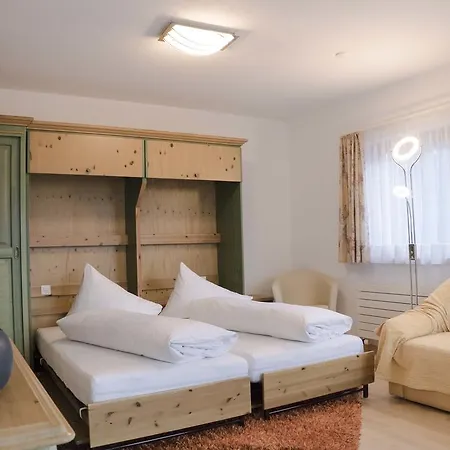 Garni Alpin Live 公寓式酒店 3*