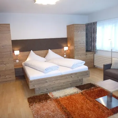 Garni Alpin Live 公寓式酒店